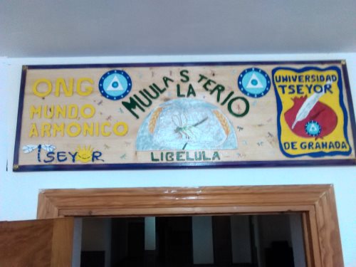 Cartel de bienvenida a la Libélula
